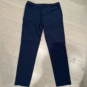 (LIKE NEW) Olivers Passage Pant, Size 32 x 32
